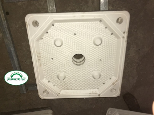 tam-nhua-may-ep-bun-khung-ban-may-ep-bun