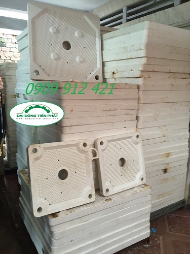 nhung-dac-diem-ve-tam-nhua-may-ep-bun